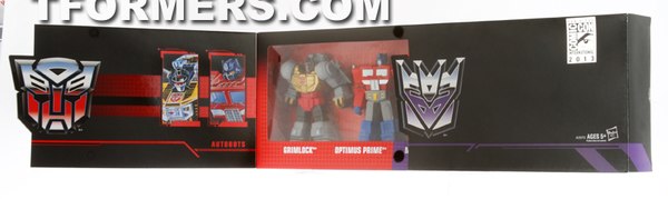 Hasbro 2013 SDCC Transformers Titan Guardians Packaging2 (22 of 29)